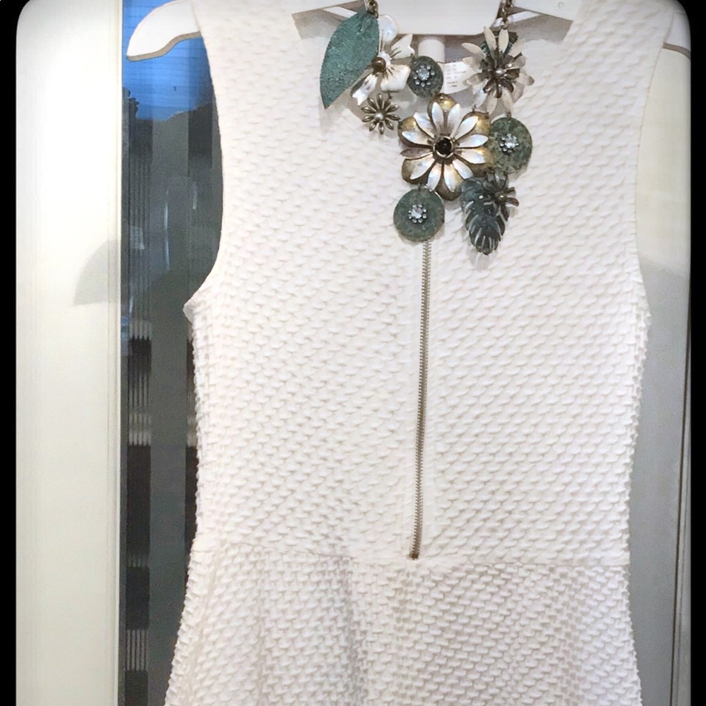 H&M WHITE FRONT ZIP SKATER WAFFLE-KNIT DRESS - Picture 2 of 6